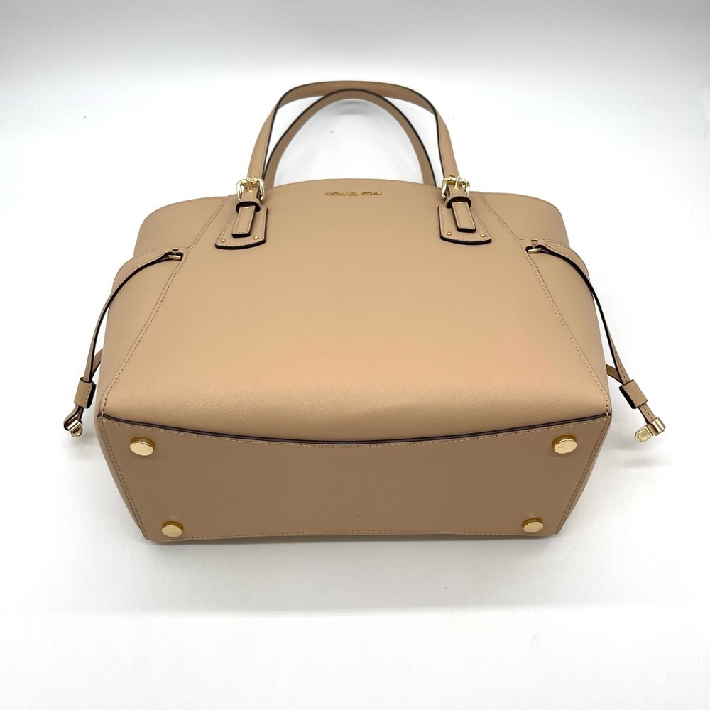 Michael Kors Voyager East West Tote Bag - Picture 7 of 12